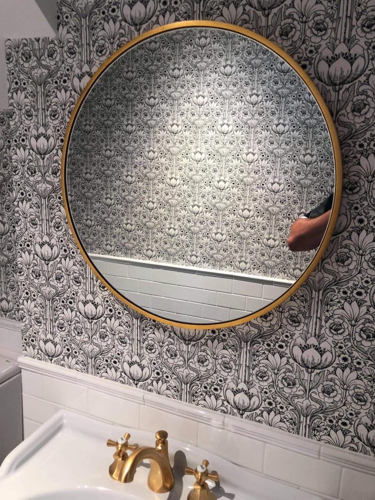round-mirror