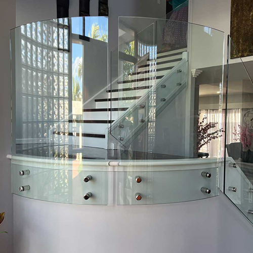 choosing-the-right-glass-balustrade-service